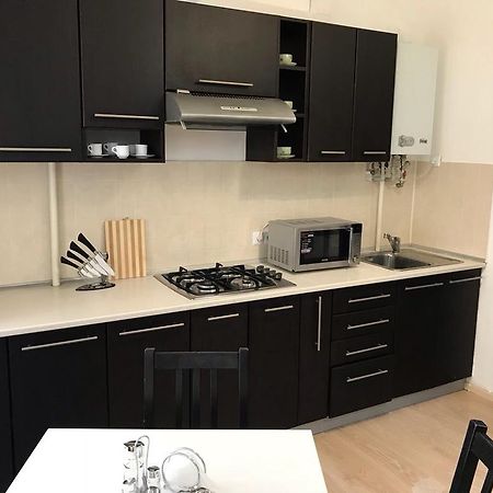 أوزهورود Gil Apartments, Квартира Студия В Самом Центре Пл Петефи المظهر الخارجي الصورة