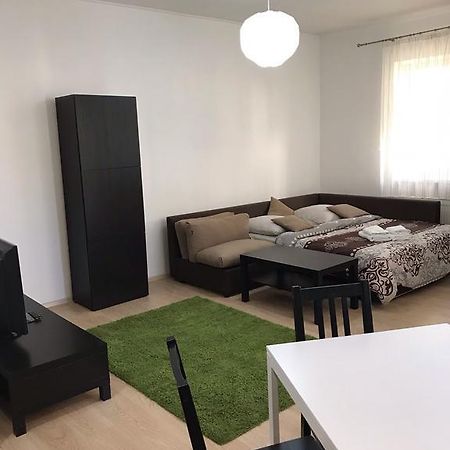 أوزهورود Gil Apartments, Квартира Студия В Самом Центре Пл Петефи المظهر الخارجي الصورة