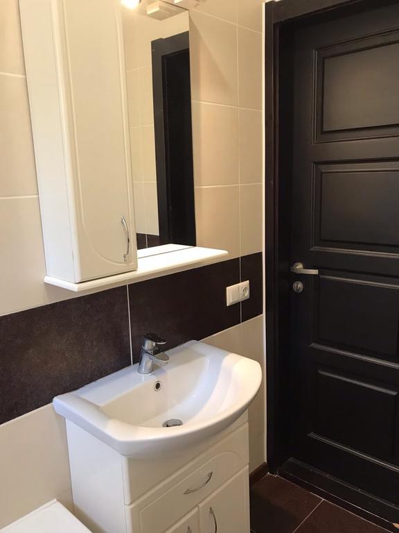أوزهورود Gil Apartments, Квартира Студия В Самом Центре Пл Петефи المظهر الخارجي الصورة