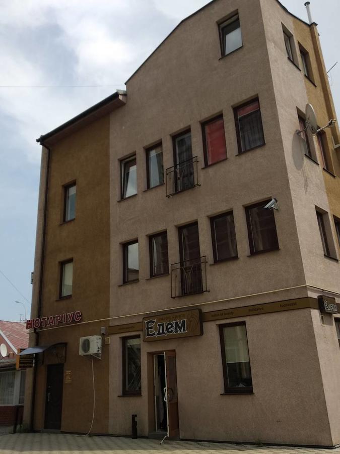 أوزهورود Gil Apartments, Квартира Студия В Самом Центре Пл Петефи المظهر الخارجي الصورة